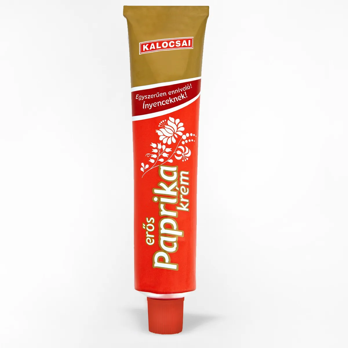 Kalocsai ungarische Paprikacreme scharf Tube auf weißem Hintergrund.